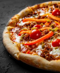 Pizza mit Fleischsauce